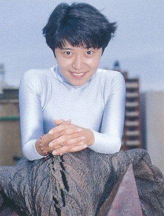 Yumi Kameyama during filming of Gamera the Guardian of the Universe
