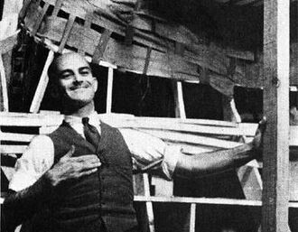 Mario Larrinaga during the filming of King Kong (1933)