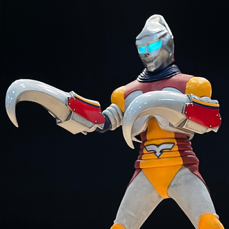 Jet Jaguar wielding the G-Claws in a test shoot for Fest Godzilla 5: All Monsters Showdown