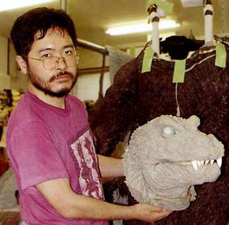 Fuyuki Shinada holding the head of the GMKGoji