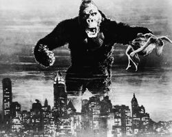 King Kong towers over New York City (King Kong, 1933)
